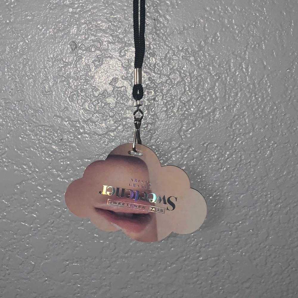 Ariana Grande Sweetener Pass